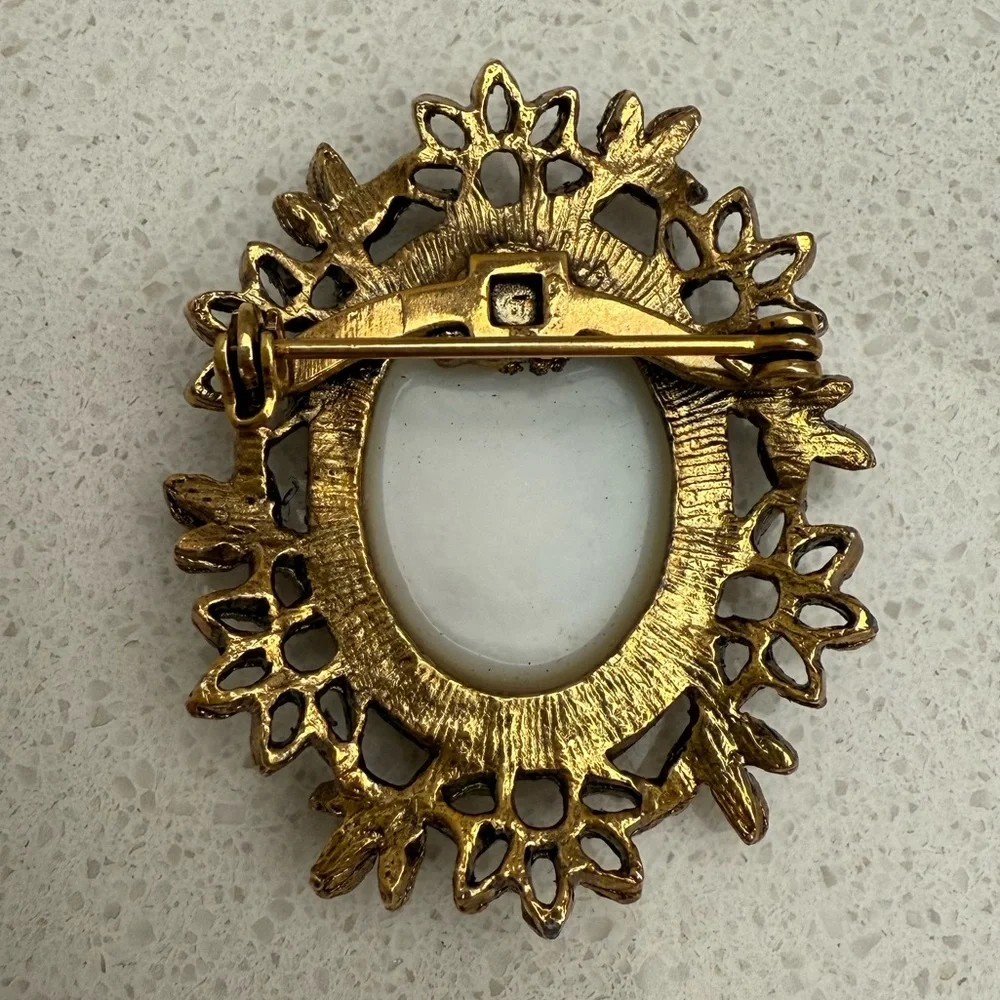 Vintage Rose Cameo Brooch Gold Tone Ceramic - Picture 3 of 6